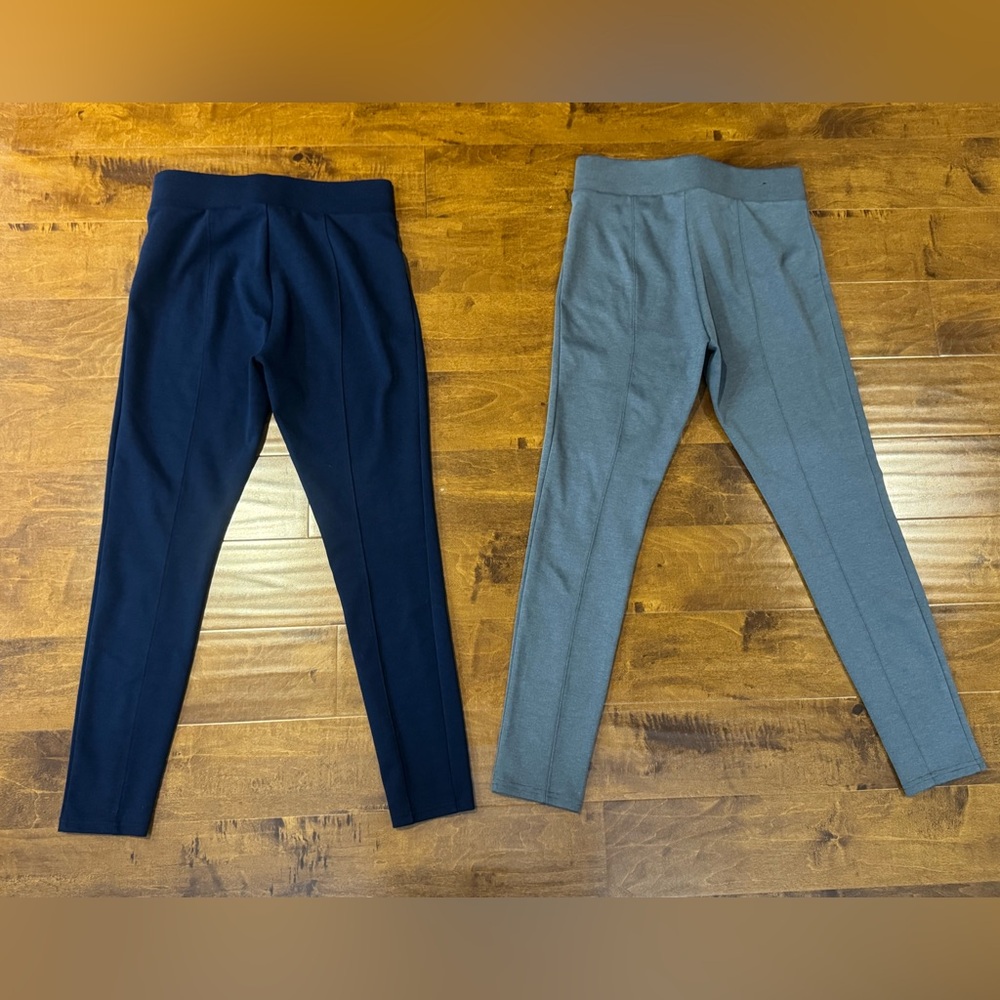 Women’s medium Gap navy blue & gray leggings.